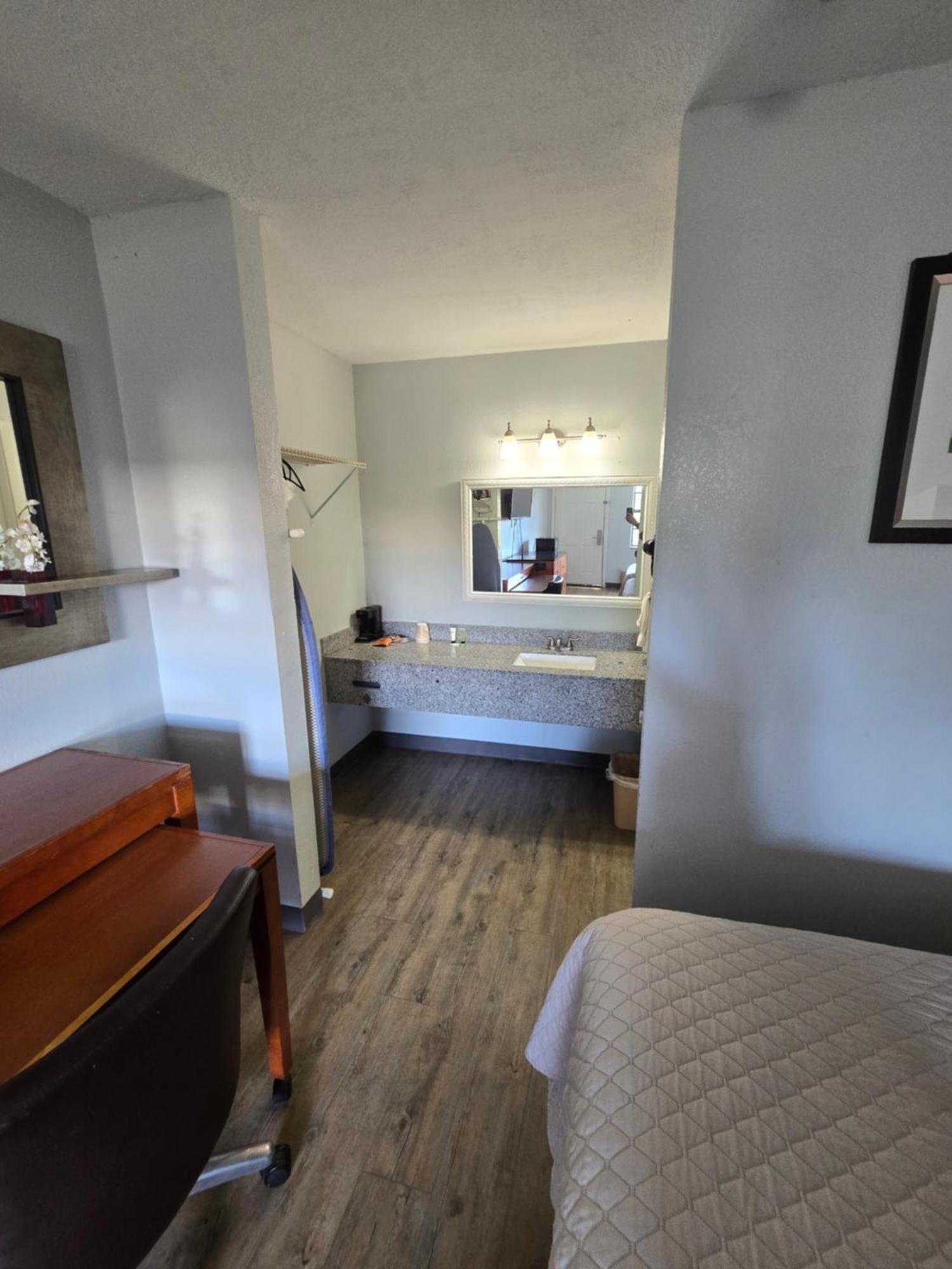 Best Price Motel & Suites Orange Buitenkant foto